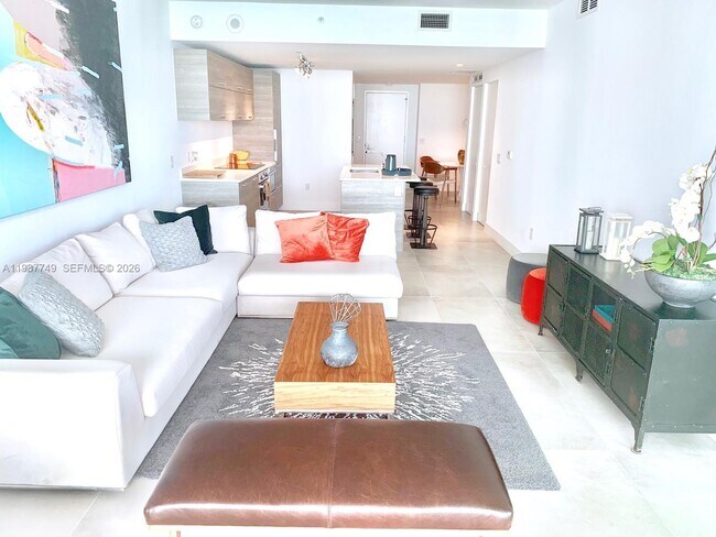 Building Photo - 650 NE 32nd St