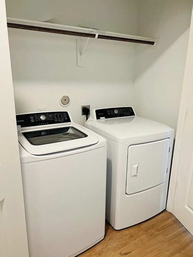 Building Photo - 26739 Paloma Blanca Dr