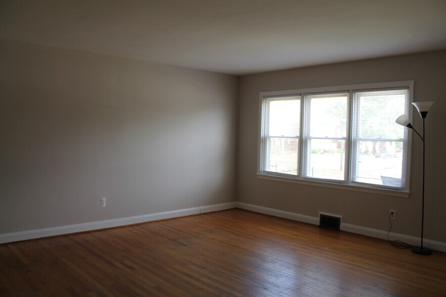 Building Photo - 8164 Loch Raven Blvd