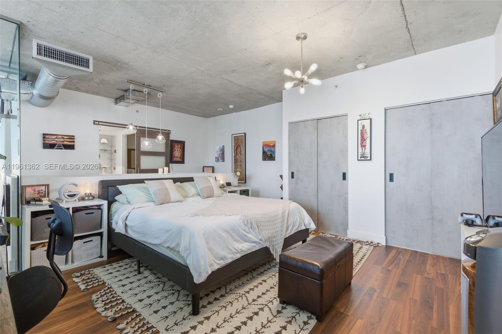 Building Photo - 690 SW 1st Ct