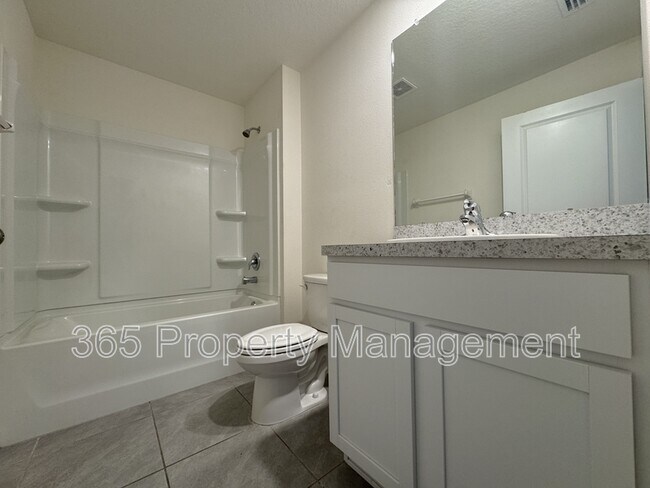 Building Photo - 11505 Timber Grv Ln