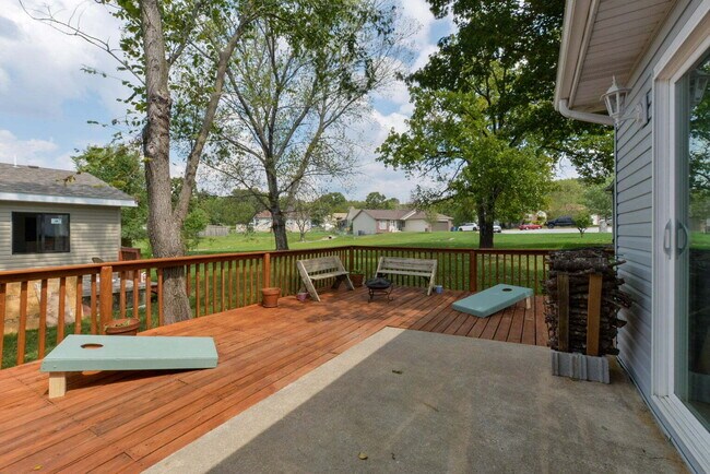 Building Photo - Welcome to your future home in Branson, MO!