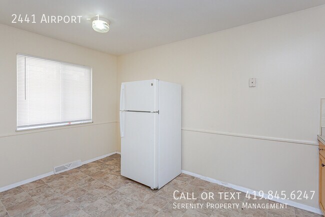 Building Photo - 2441 Airport-1