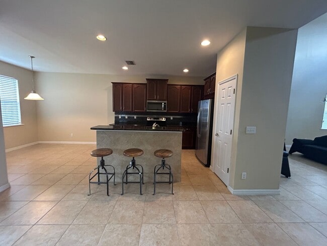 Building Photo - 2475 Ashbury Cir