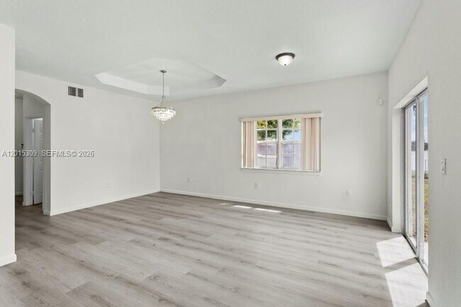 Building Photo - 5090 SW 136th Ave