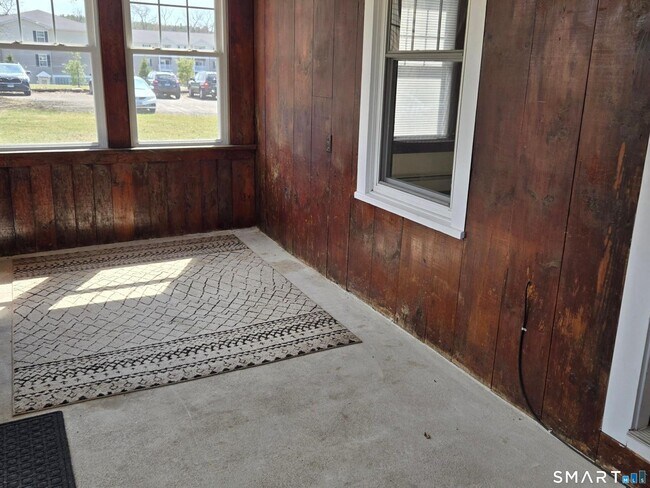 Building Photo - 150 Spencer St