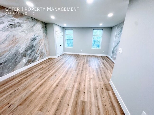 Building Photo - 926 S 15th St
