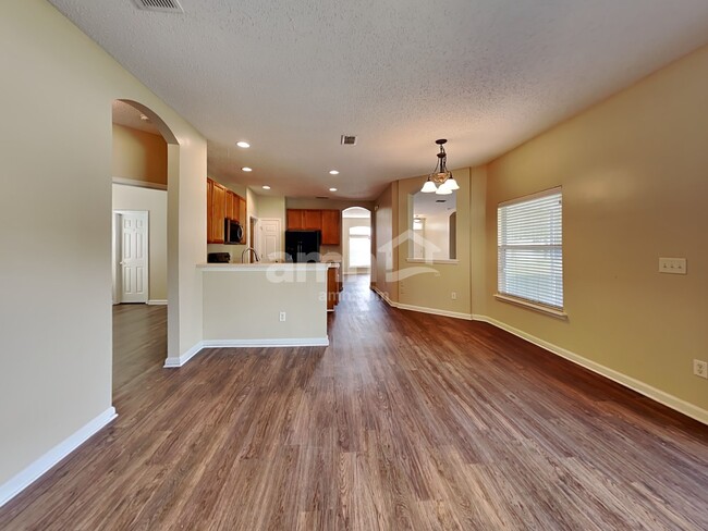 Building Photo - 10264 Lancashire Dr E