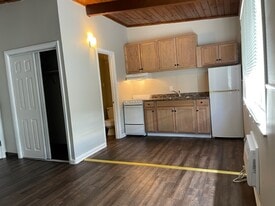 Building Photo - 400 S Ashland Ave