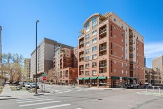 Building Photo - Downtown Living