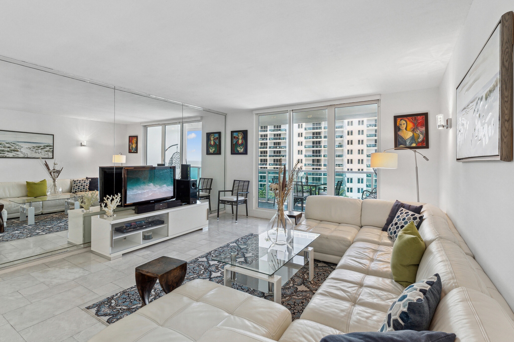 Building Photo - 2301 COLLINS Ave