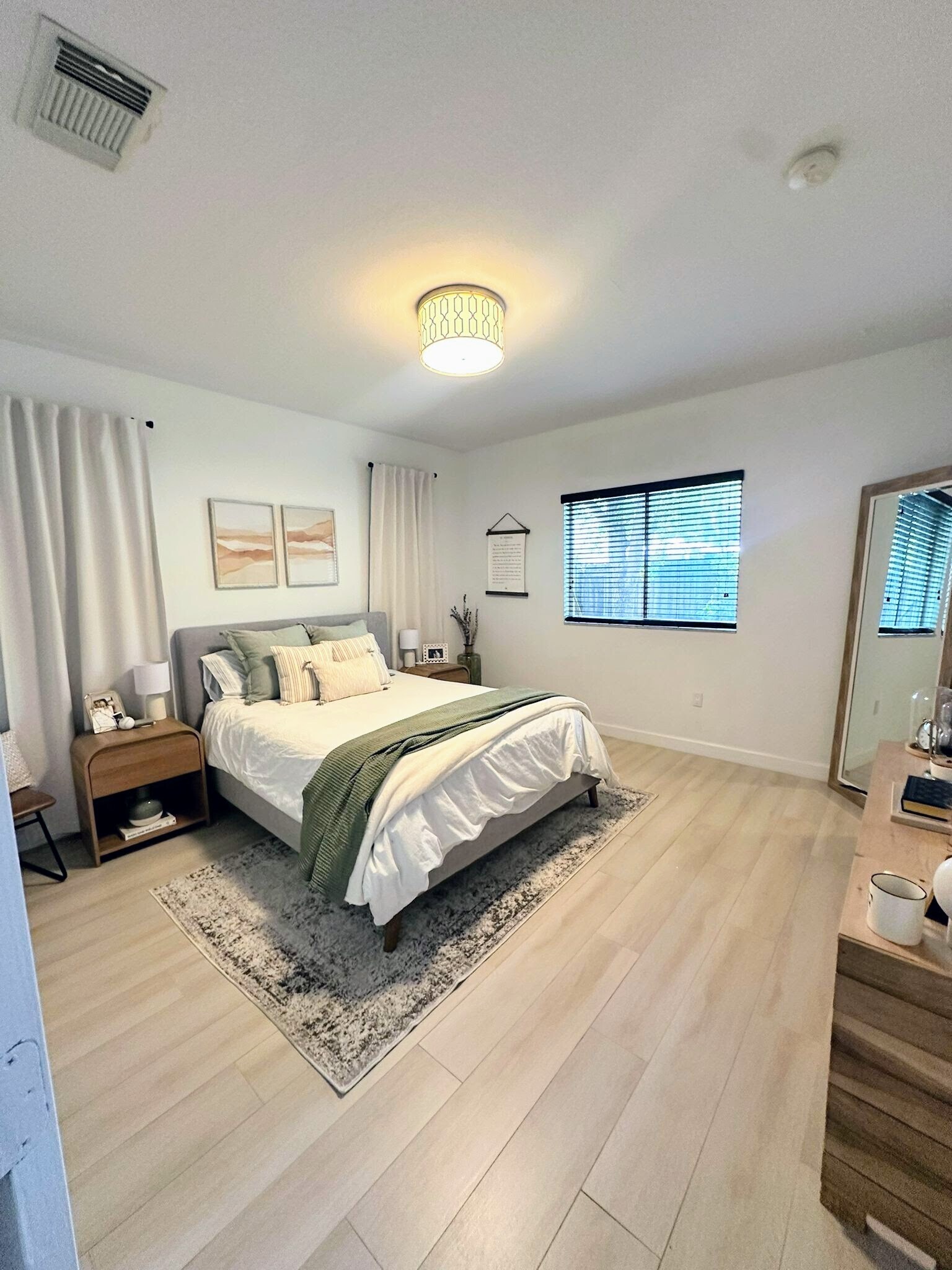 Primary Bedroom - 269 SE 32nd Ave