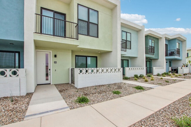 Building Photo - The Douglas