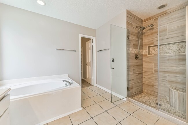 Building Photo - 2107 Bennigan St