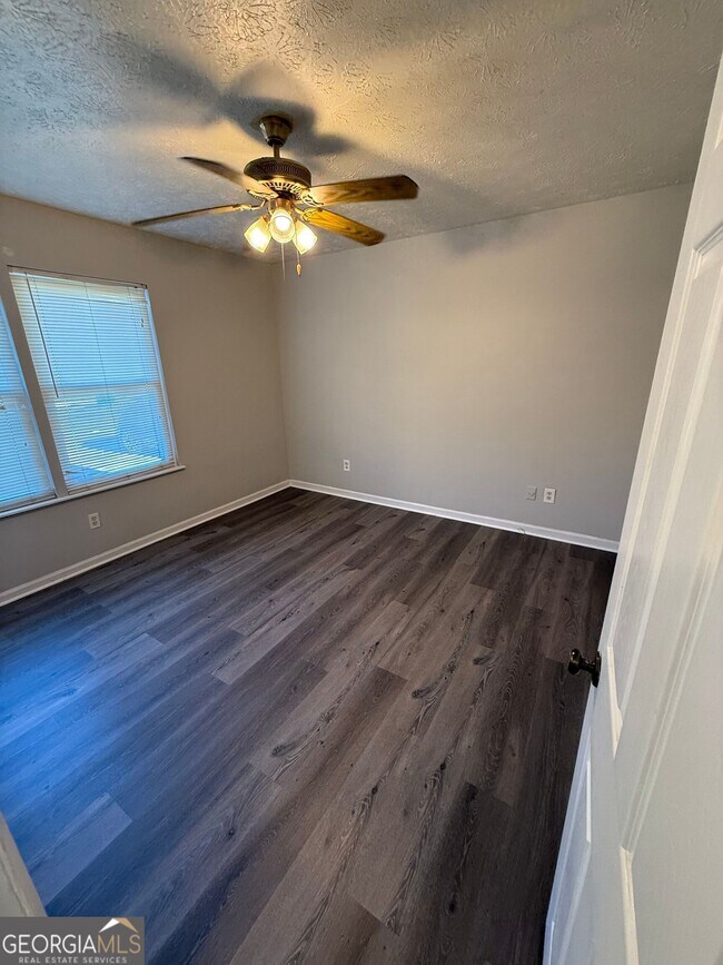 Building Photo - 250 Toby Springs Ln