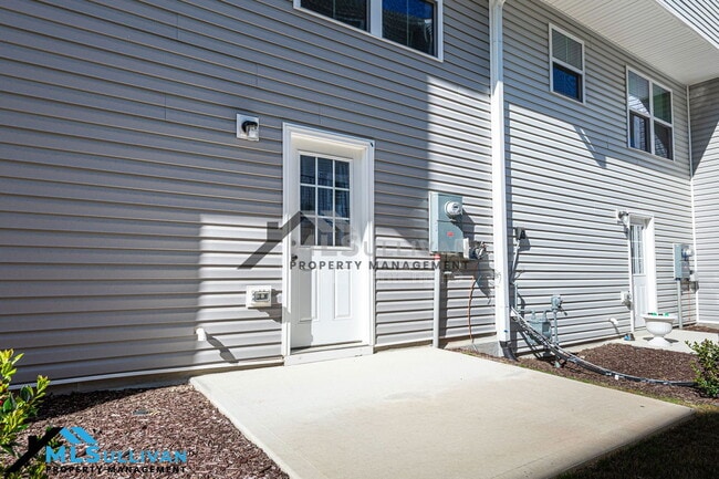 Building Photo - 4005 Lush Grove Dr