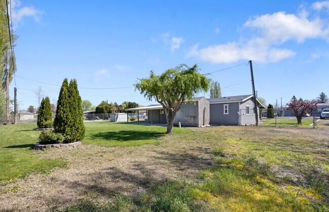 Building Photo - 614 S Andes Rd
