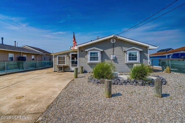 Building Photo - 28 S Los Angeles Dr