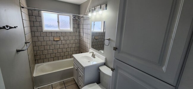 Building Photo - ALL PROSPECTIVE TENANTS MUST SUBMIT A $58 ...