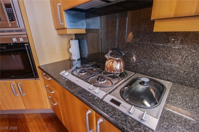 Building Photo - 2877 Paradise Rd