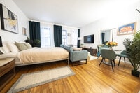 Building Photo - 305 E 95th St