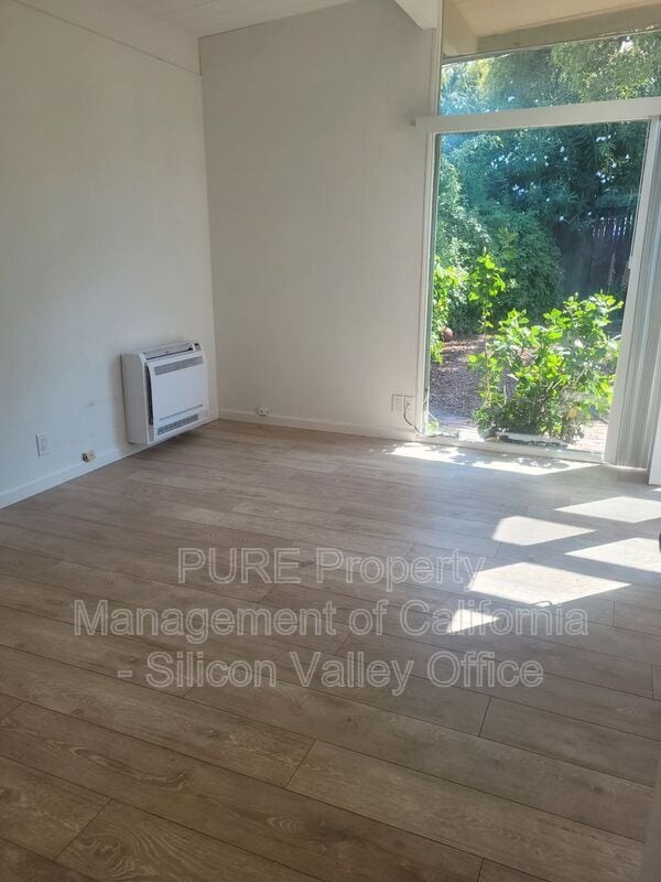 Building Photo - 340 Ely Pl