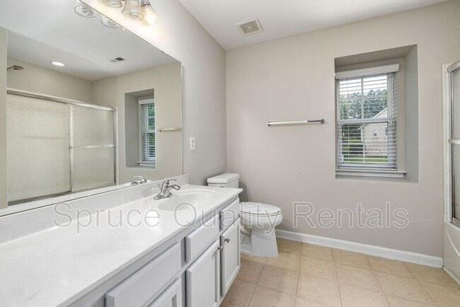 Building Photo - 206 Northlands Dr