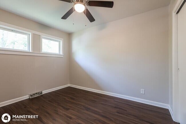 Building Photo - 1404 SW PEGGY CIRCLE, LEES SUMMIT, MO 64081