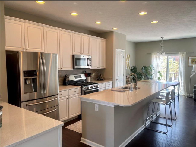 Building Photo - 9054 Mercer Dr