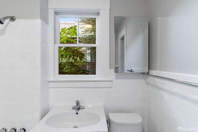 Building Photo - 689 43rd St