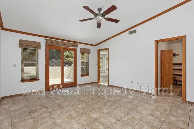 Building Photo - 4000 James Dr