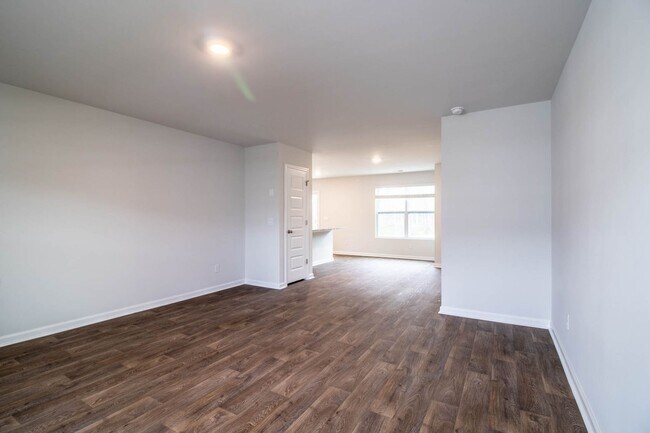 Building Photo - 495 Coconut Dr