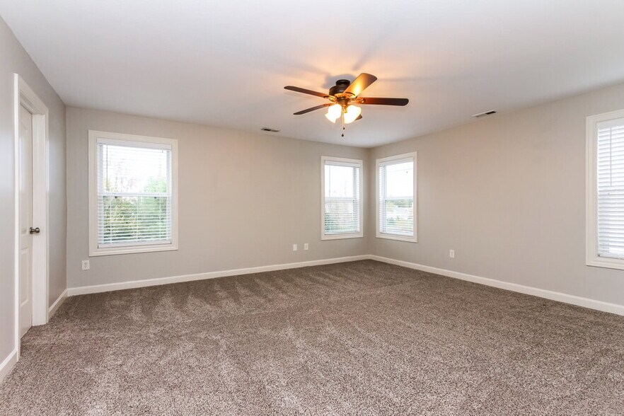 Building Photo - 9718 Rhodes Ln