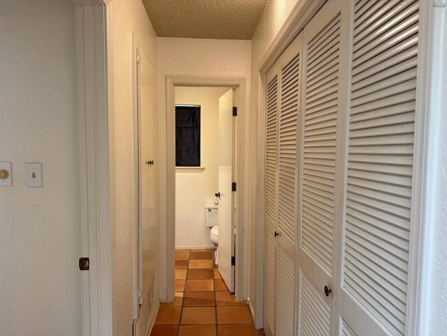 Building Photo - 2814 Mill Valley Dr