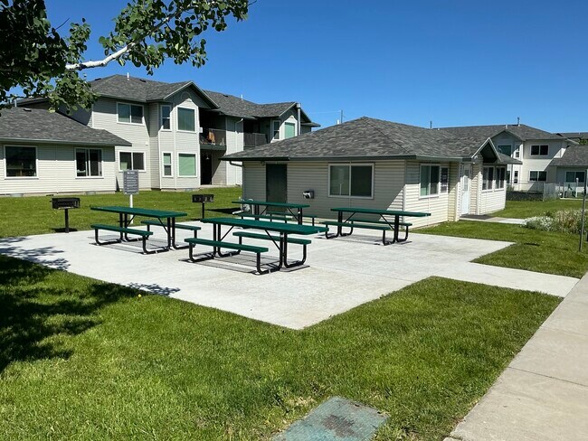 Building Photo - Castlebar Apartments