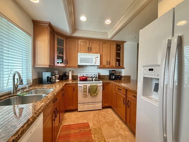 Building Photo - Beautifully Remodeled Home with an Extra L...
