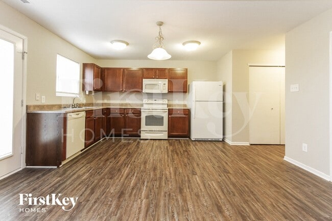 Building Photo - 8715 Hosta Way