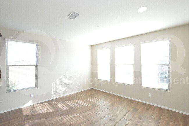 Building Photo - 9677 W Fallen Leaf Ln