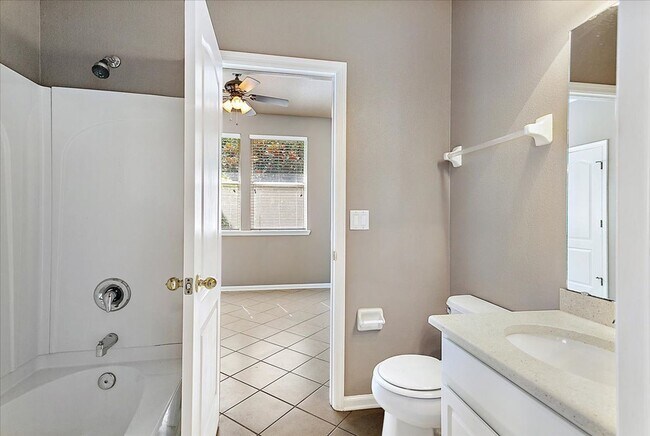 Building Photo - Beautiful Townhouse on preserve in highly ...
