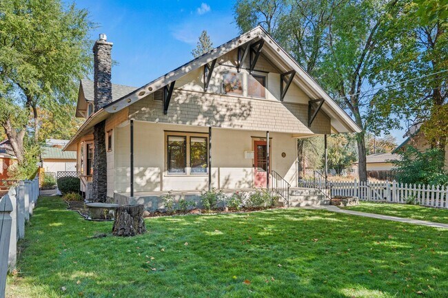 Building Photo - 206 W Waverly Pl