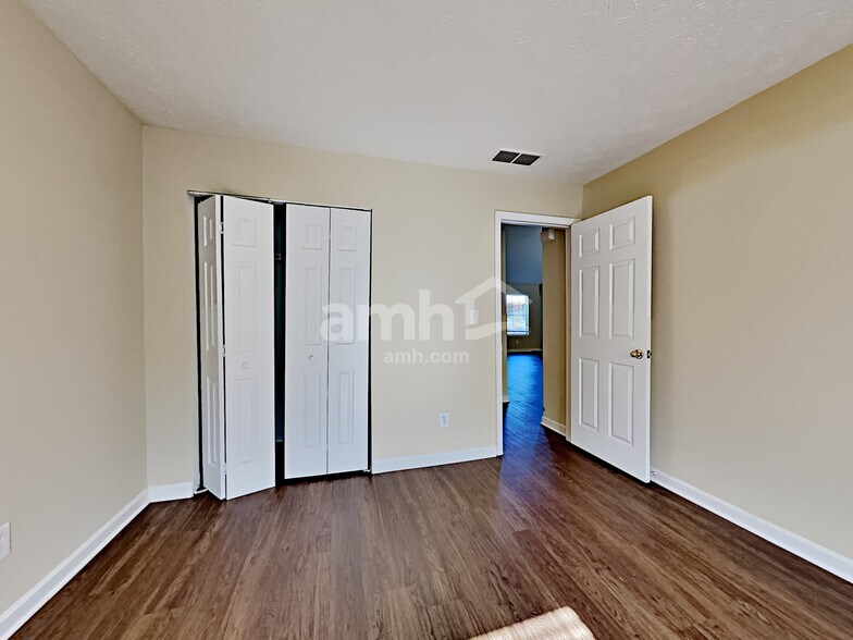 Building Photo - 186 Dean Way