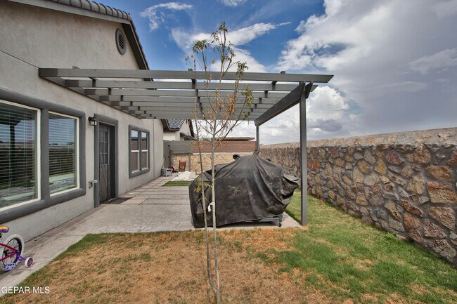 Building Photo - 13416 Cinderford Ave