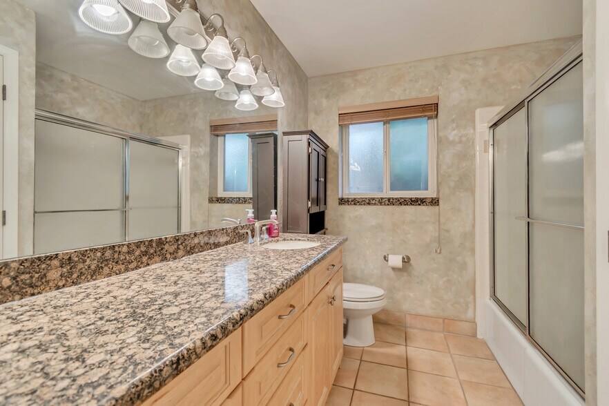 Large updated bathroom - 1319 Westminster Ave S