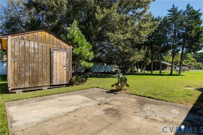 Building Photo - 1312 Southbury Ave
