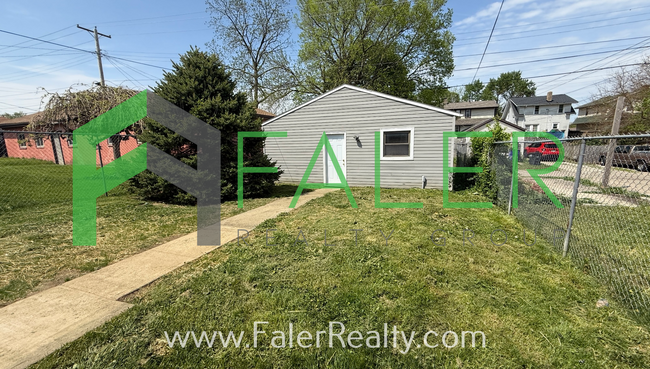 Building Photo - Charming 2-Bedroom Home