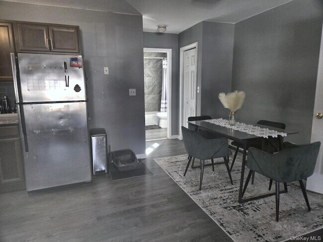 Building Photo - 21 Wyant Ave