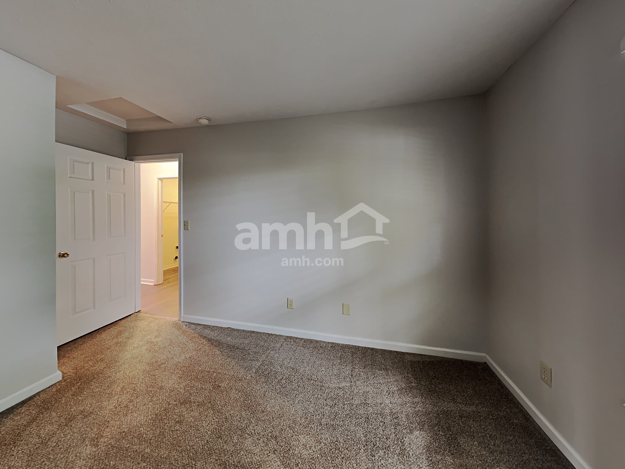 Building Photo - 1090 Meadowview Ct