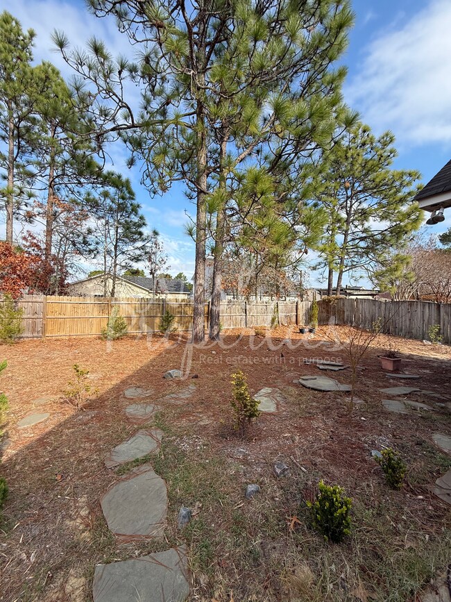 Building Photo - 427 Kingston Trace Rd