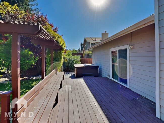 Building Photo - 990 Tera Ct