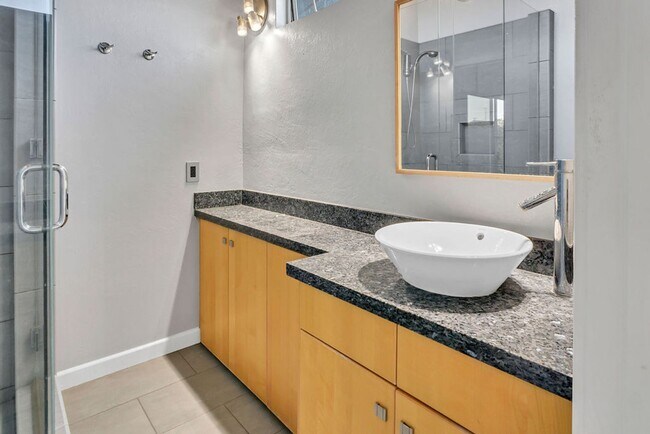 Building Photo - Single story view home overlooking Mission...